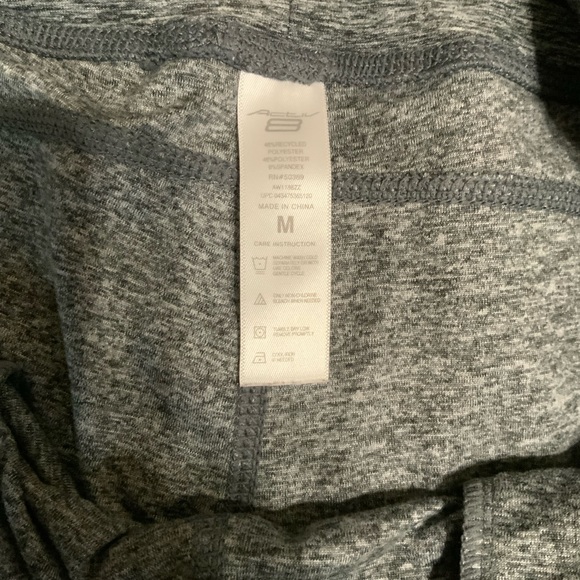 Bundle Variety 6 Pairs of Women Joggers. Size Medium - Picture 7 of 11